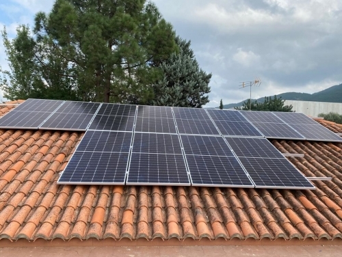 Instalación solar fotovoltaica de autoconsumo de 15 kW con excedentes